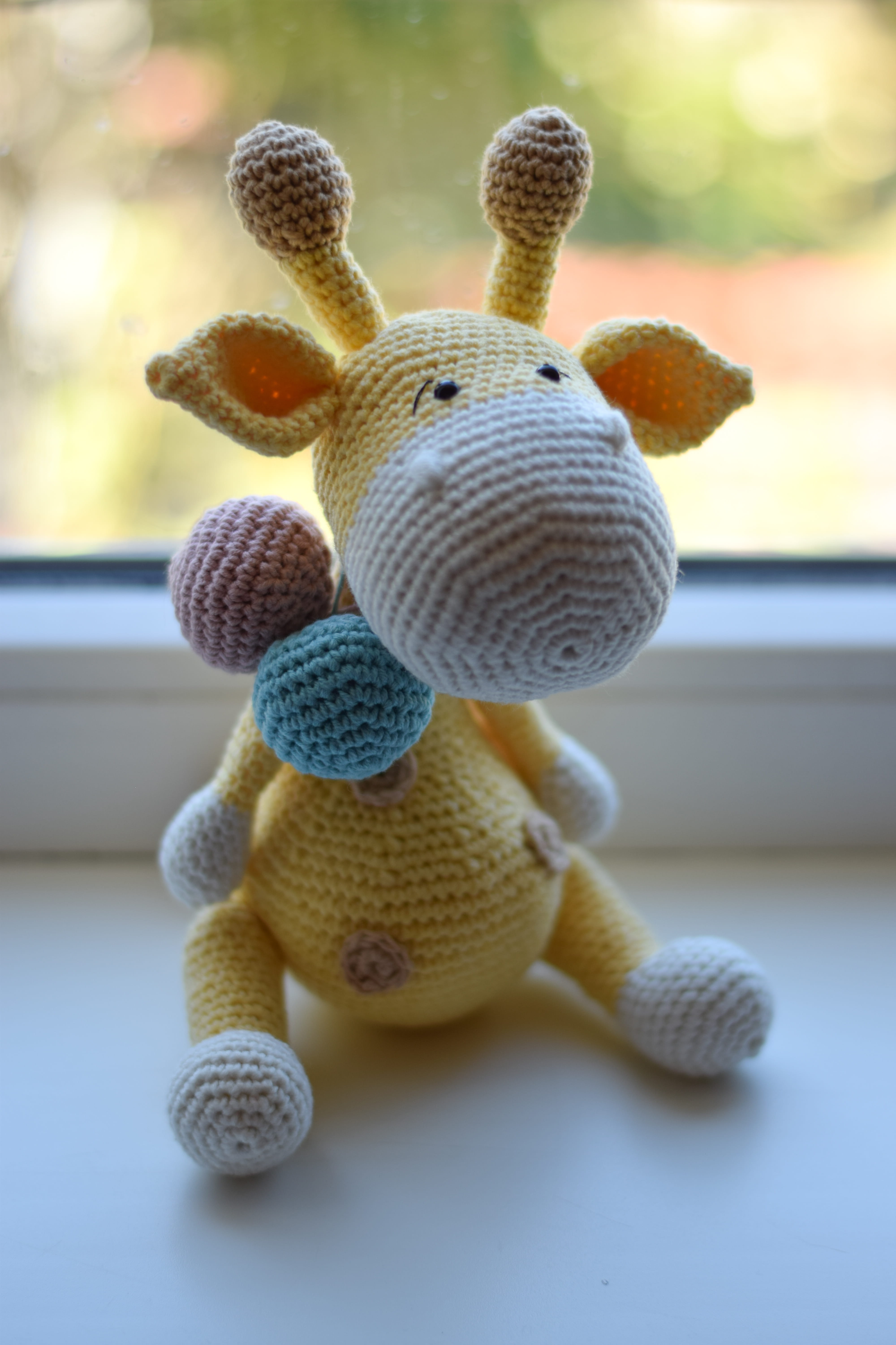 Плетена играчка жирафчето Ася, амигуруми,  ръчна изработка 