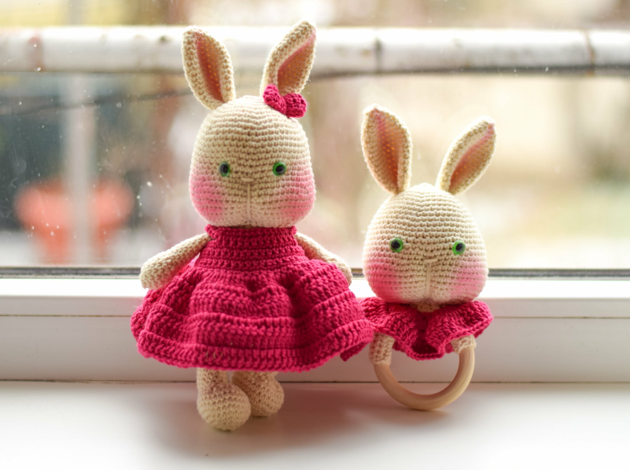 Плетен комплект за бебе - зайчета, амигуруми,  ръчна изработка 