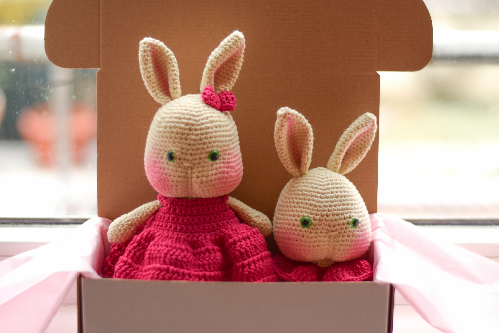 Плетен комплект за бебе - зайчета, амигуруми,  ръчна изработка 