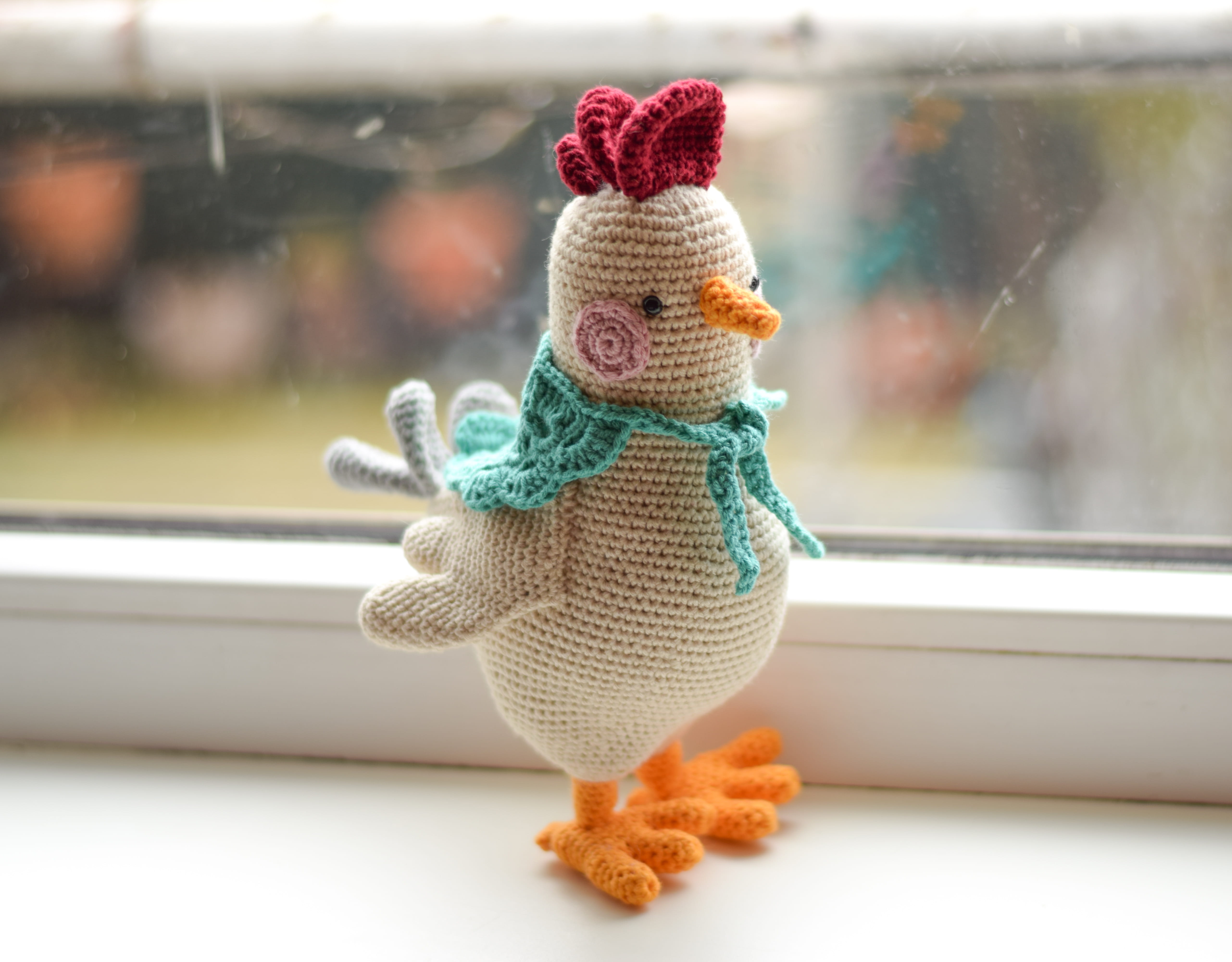 Плетена играчка кокошката Грета, амигуруми,  ръчна изработка 