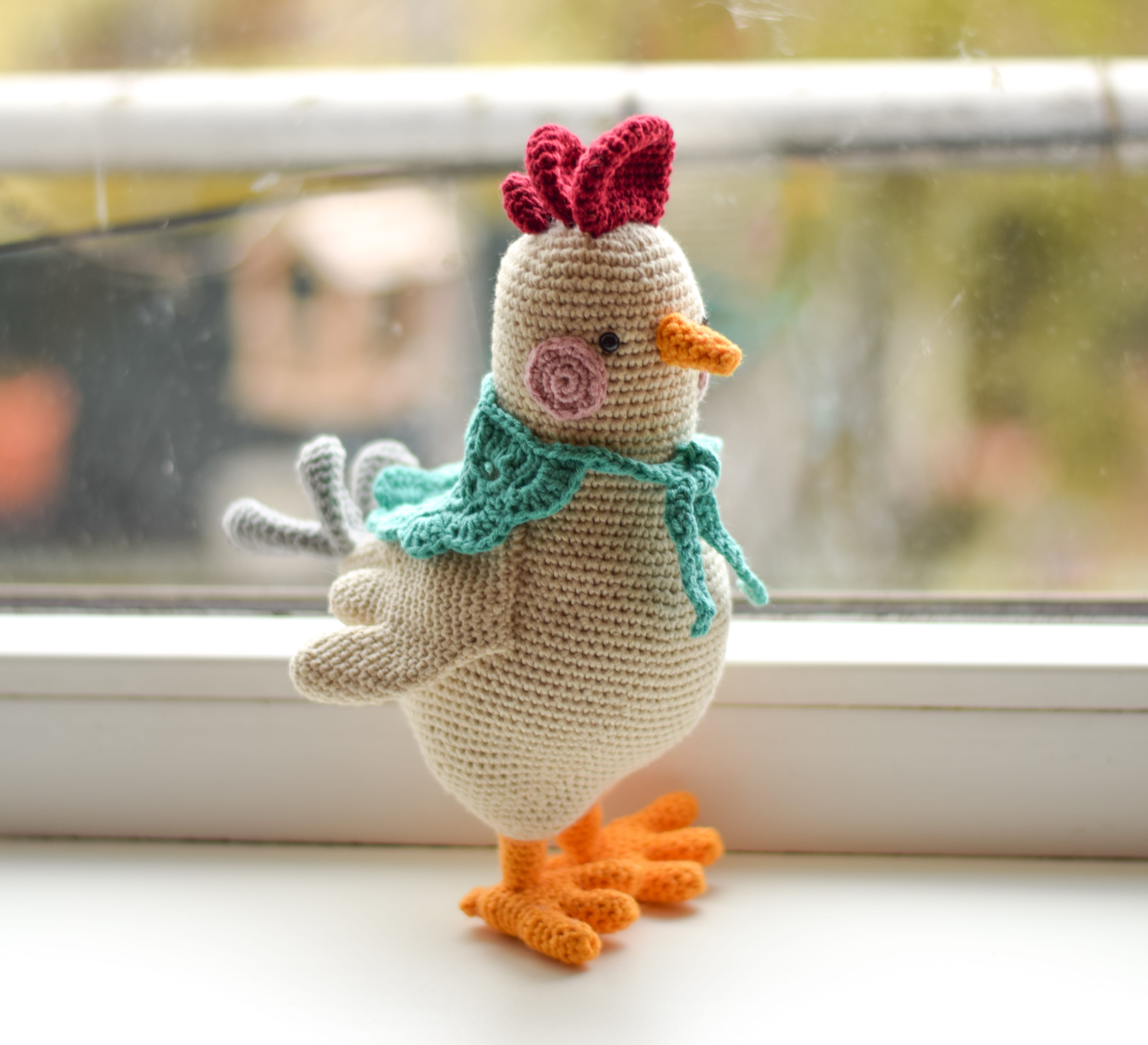 Плетена играчка кокошката Грета, амигуруми,  ръчна изработка 