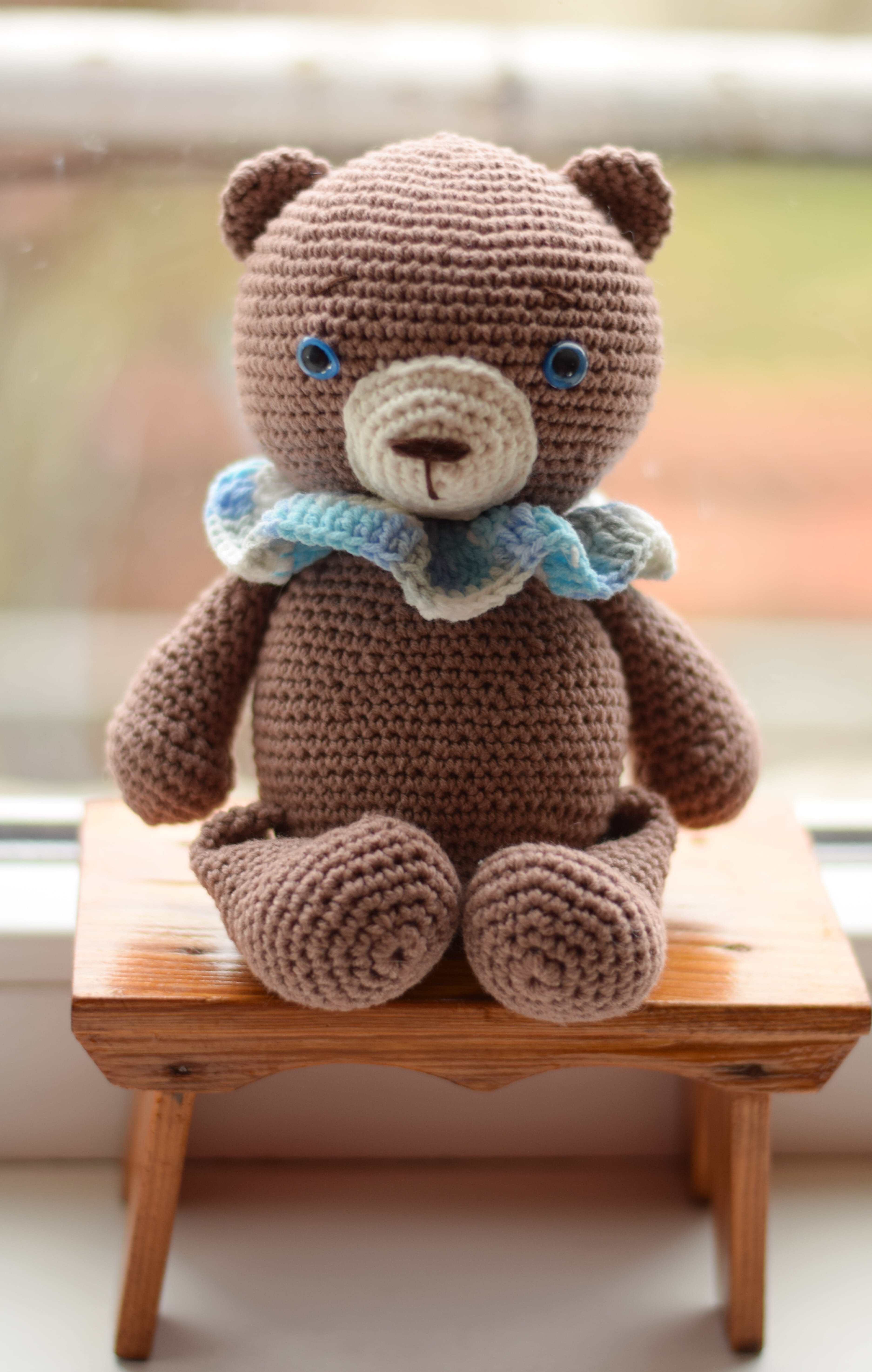 Плетена играчка мече Иво, амигуруми,  ръчна изработка 