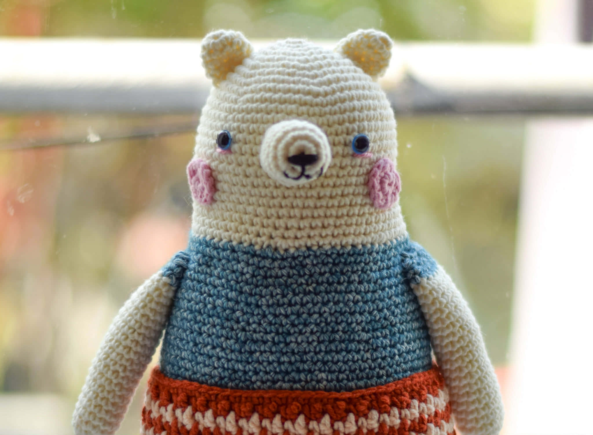 Плетена играчка мечето Калин, амигуруми,  ръчна изработка 