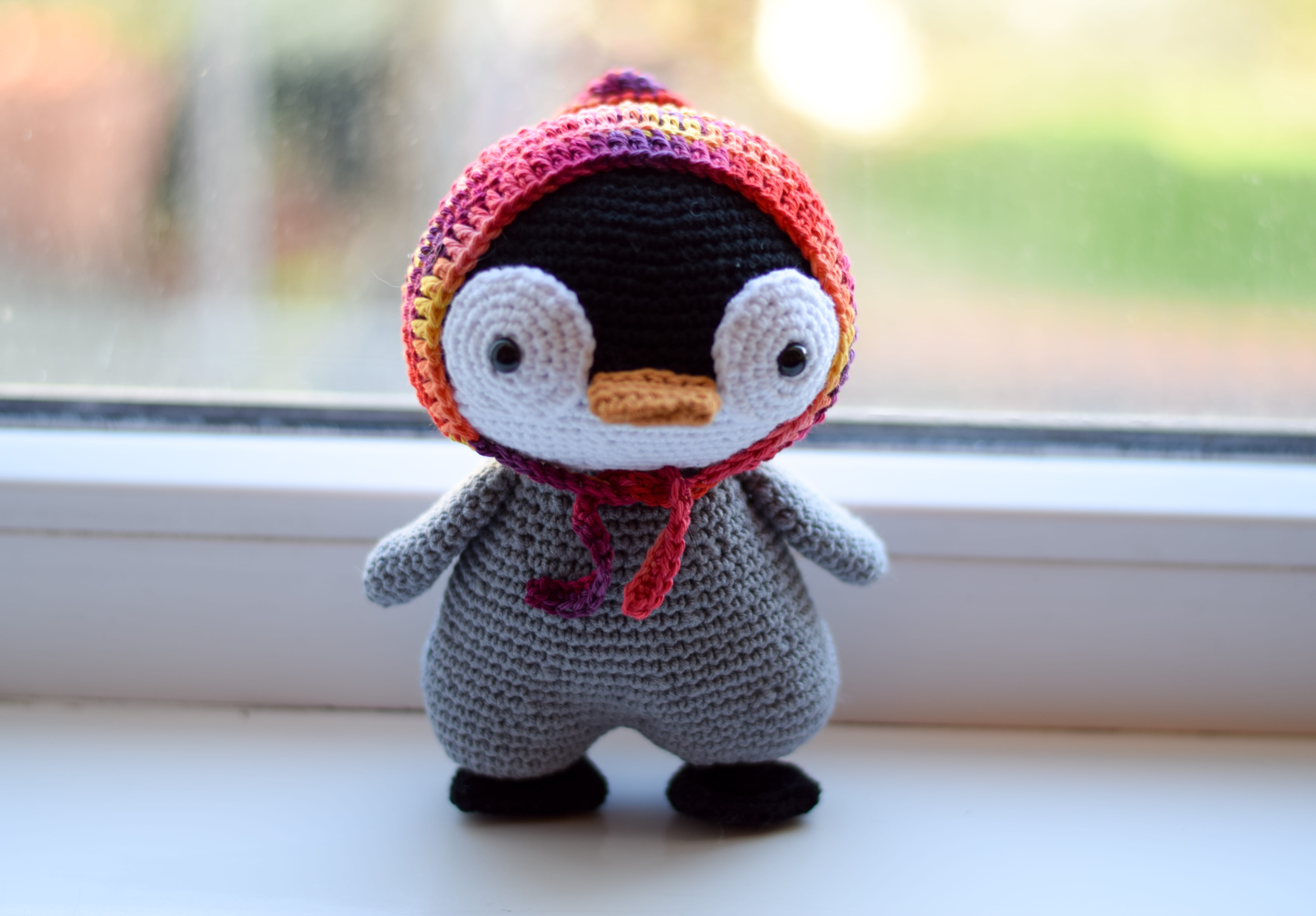 Плетена играчка пингвина Кари, амигуруми,  ръчна изработка,  коледа