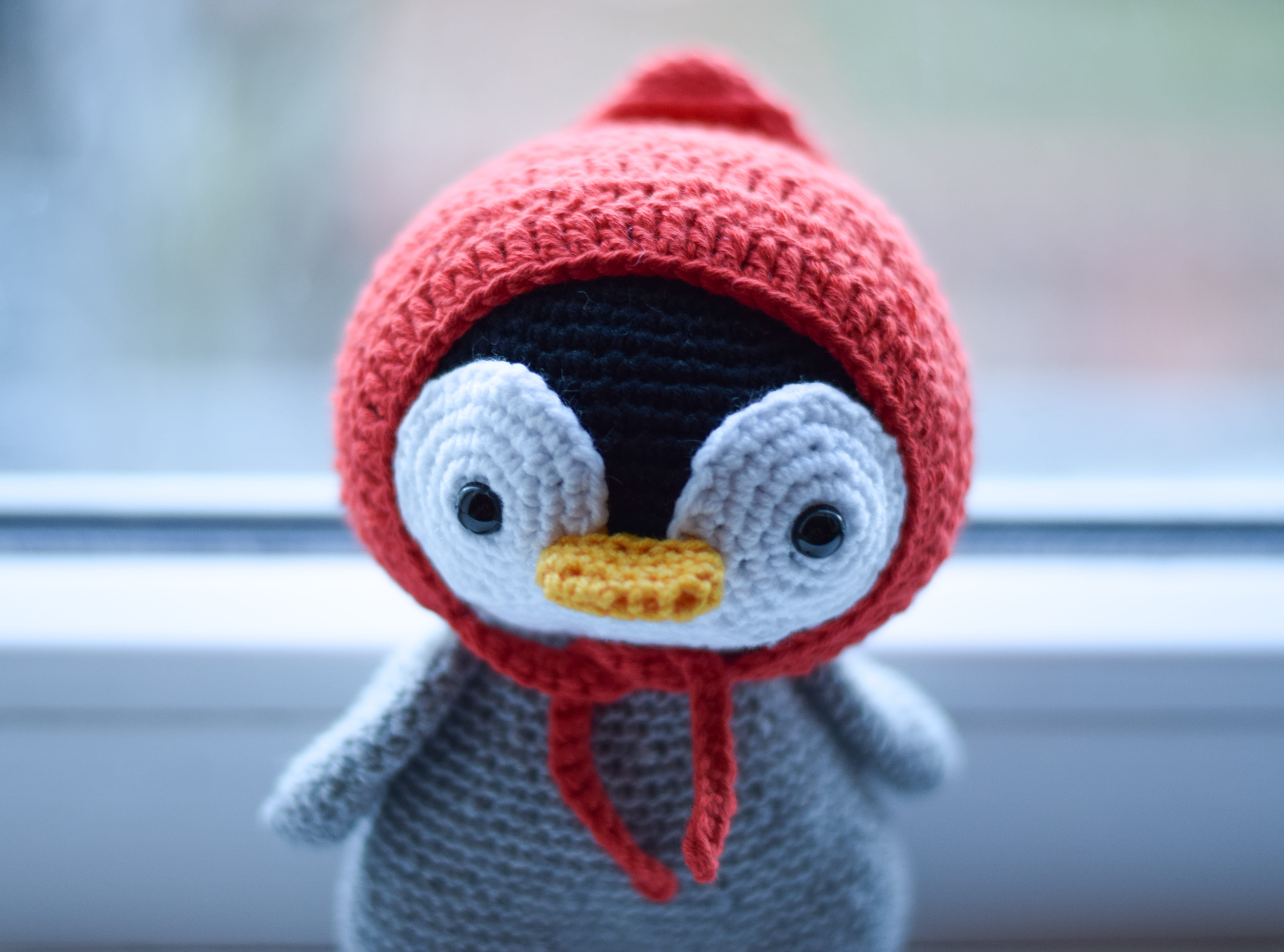 Плетена играчка пингвина Кари, амигуруми,  ръчна изработка,  коледа