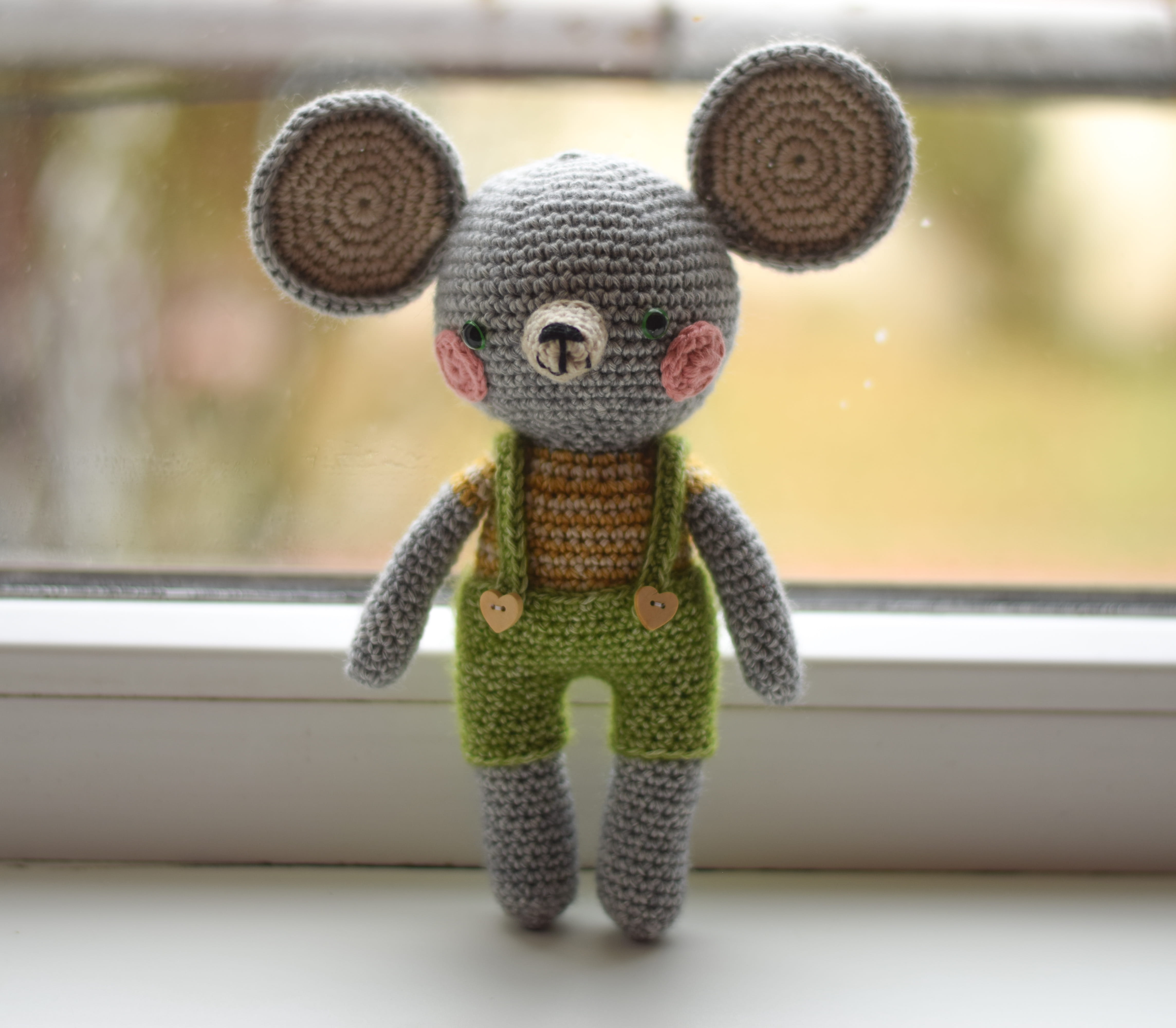 Плетена играчка мишлето Мишо, амигуруми,  ръчна изработка 