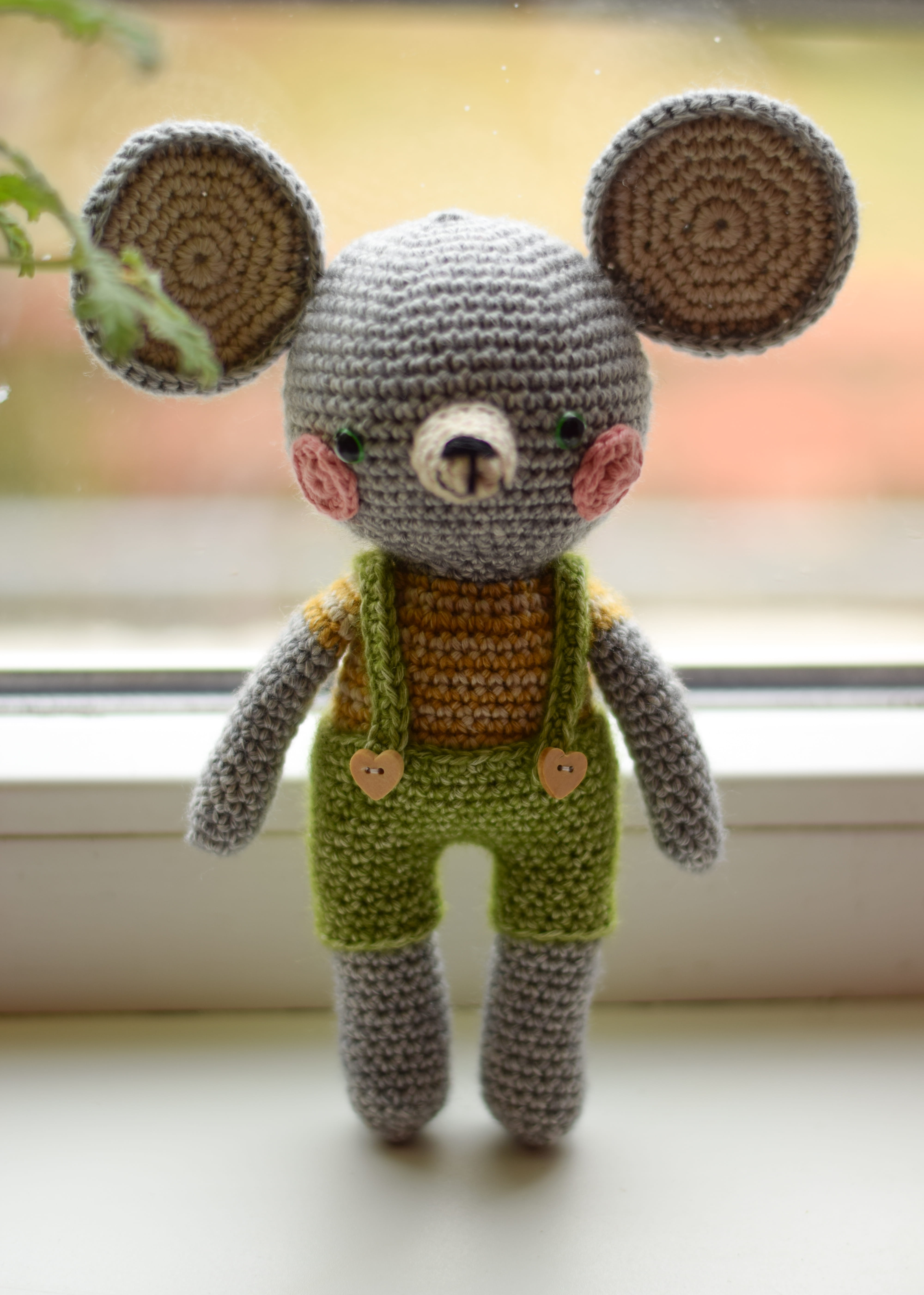 Плетена играчка мишлето Мишо, амигуруми,  ръчна изработка 