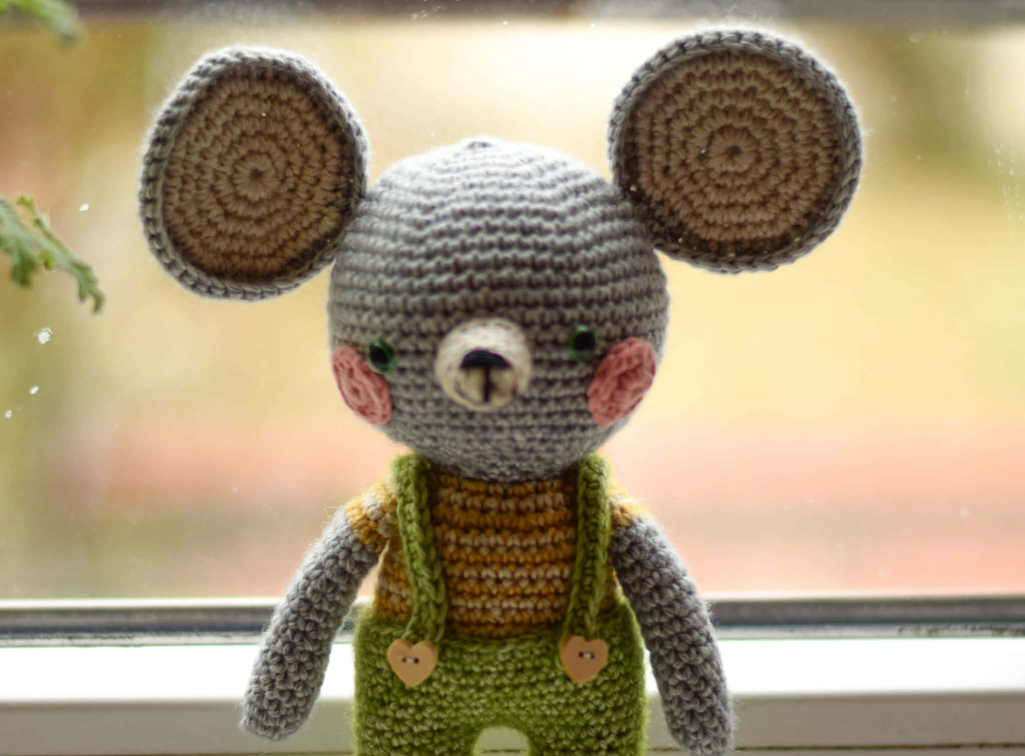 Плетена играчка мишлето Мишо, амигуруми,  ръчна изработка 