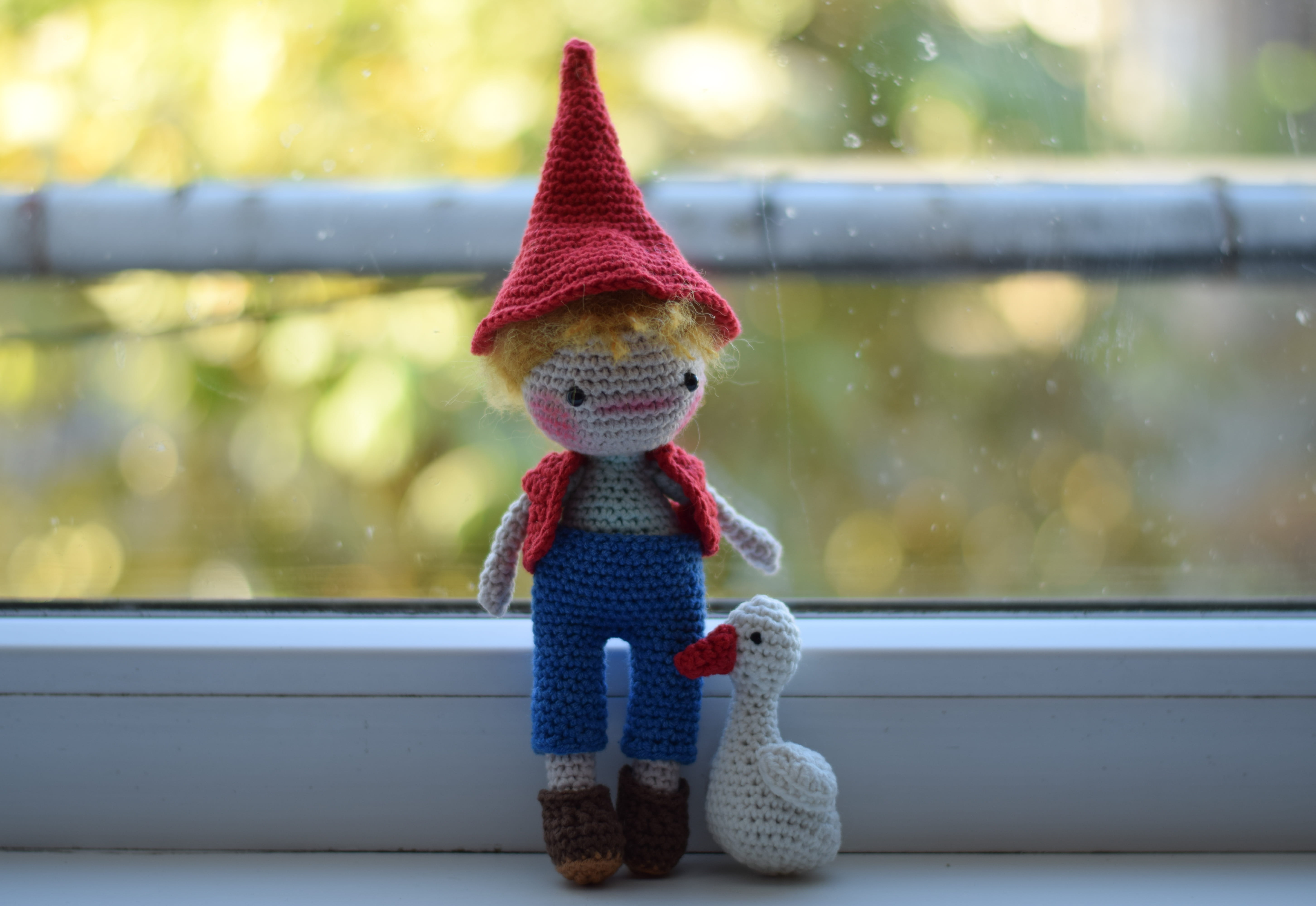 Плетена кукла Нийлс Холгерсон и патокa Мортен, амигуруми,  ръчна изработка 