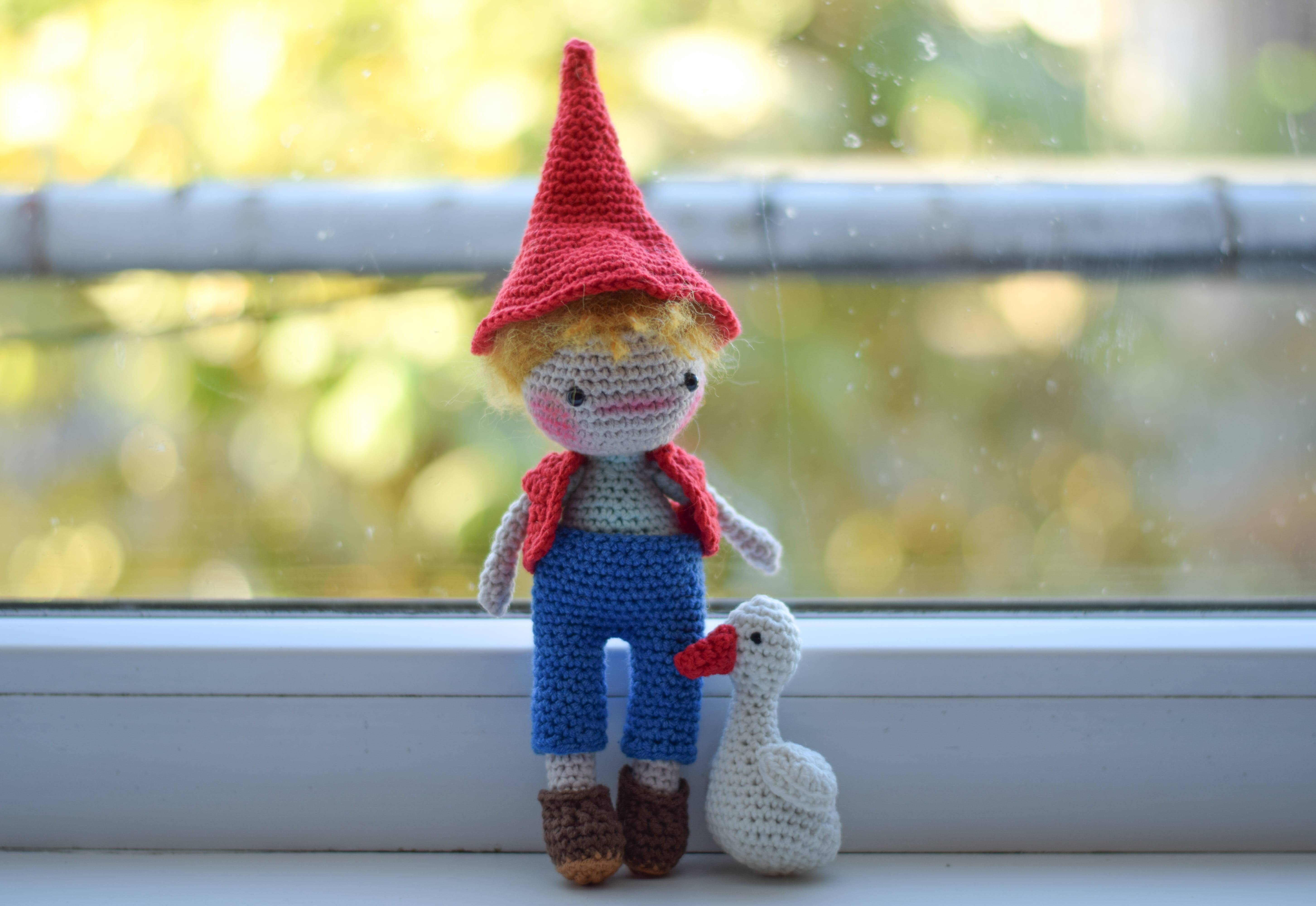 Плетена кукла Нийлс Холгерсон и патокa Мортен, амигуруми,  ръчна изработка 