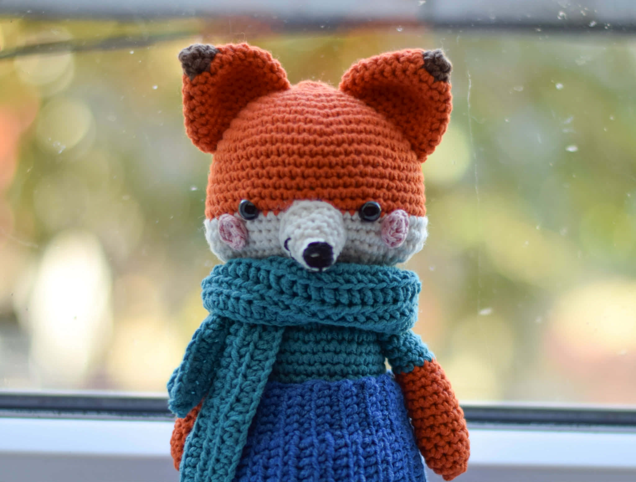 Плетена играчка лисичето Ради, амигуруми,  ръчна изработка 